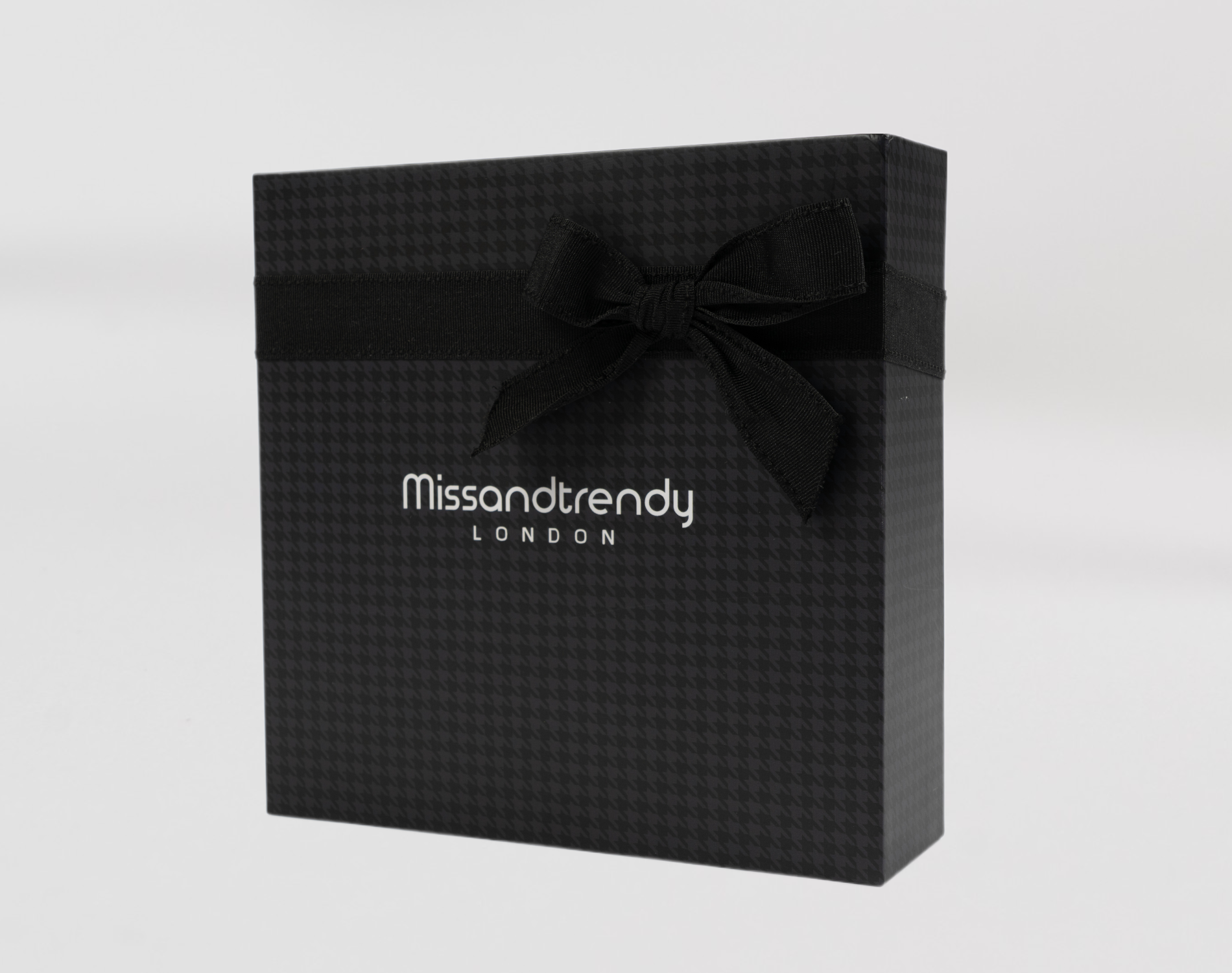 "Gift packaging box for sunglasses for women and men from Missandtrendy® Sunglasses UK"