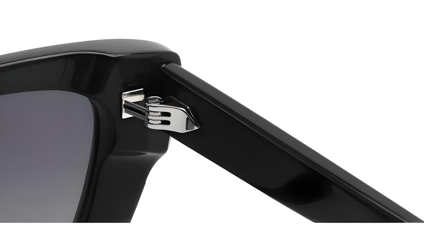 "Charlize" Polarised