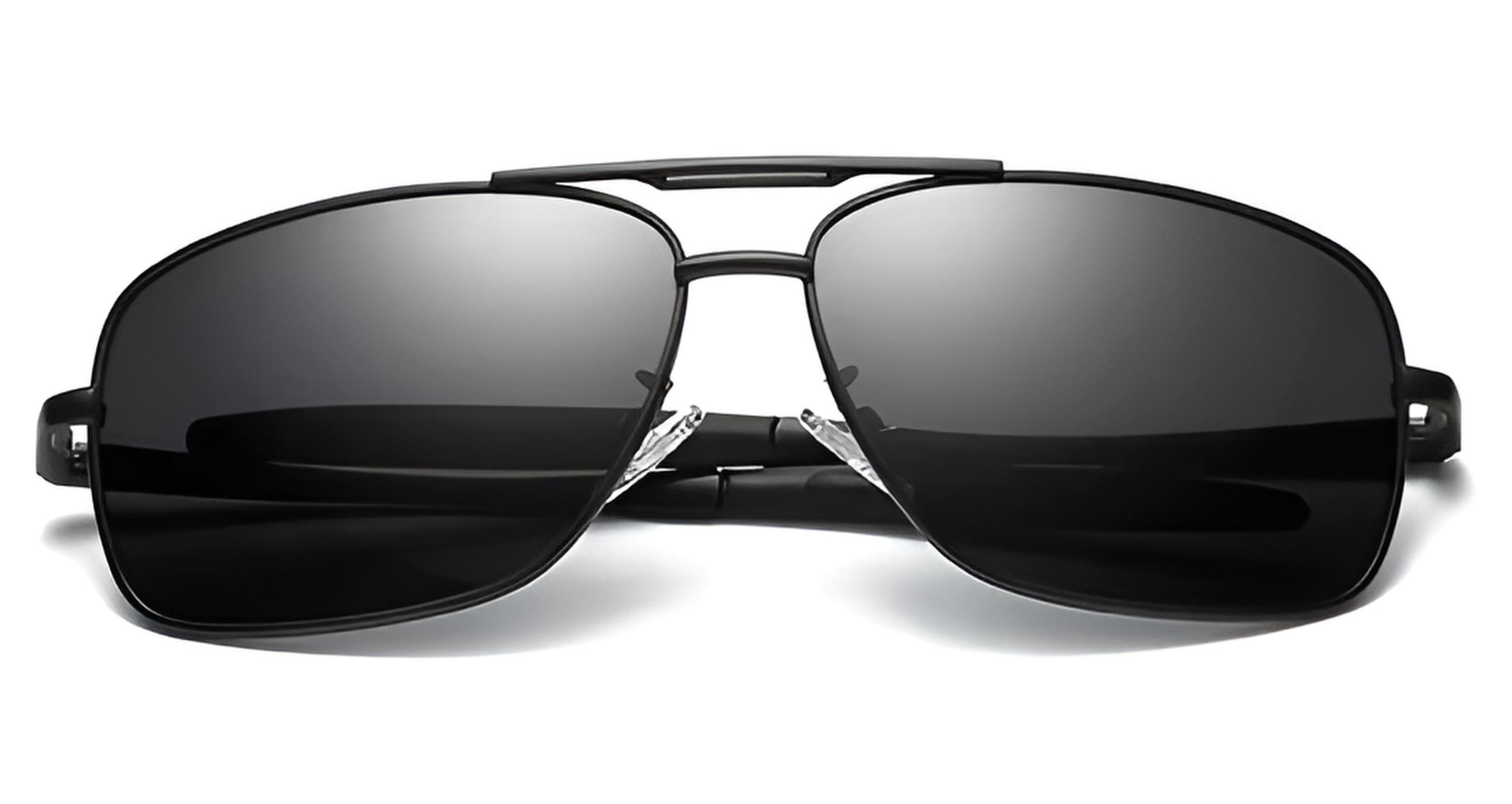 Liverpool - Black aviator-style UV 400 polarised sunglasses with dark tinted lenses and a double bridge, shown on a clean white background - Missandtrendy