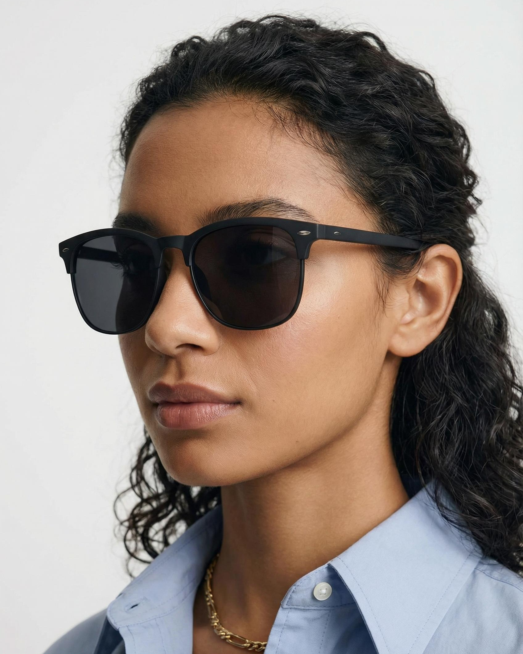 Woman_wearing_Piccadilly_black_frame_and_black_lens_sunglasses_by_Missandtrendy_45_side_full_view_