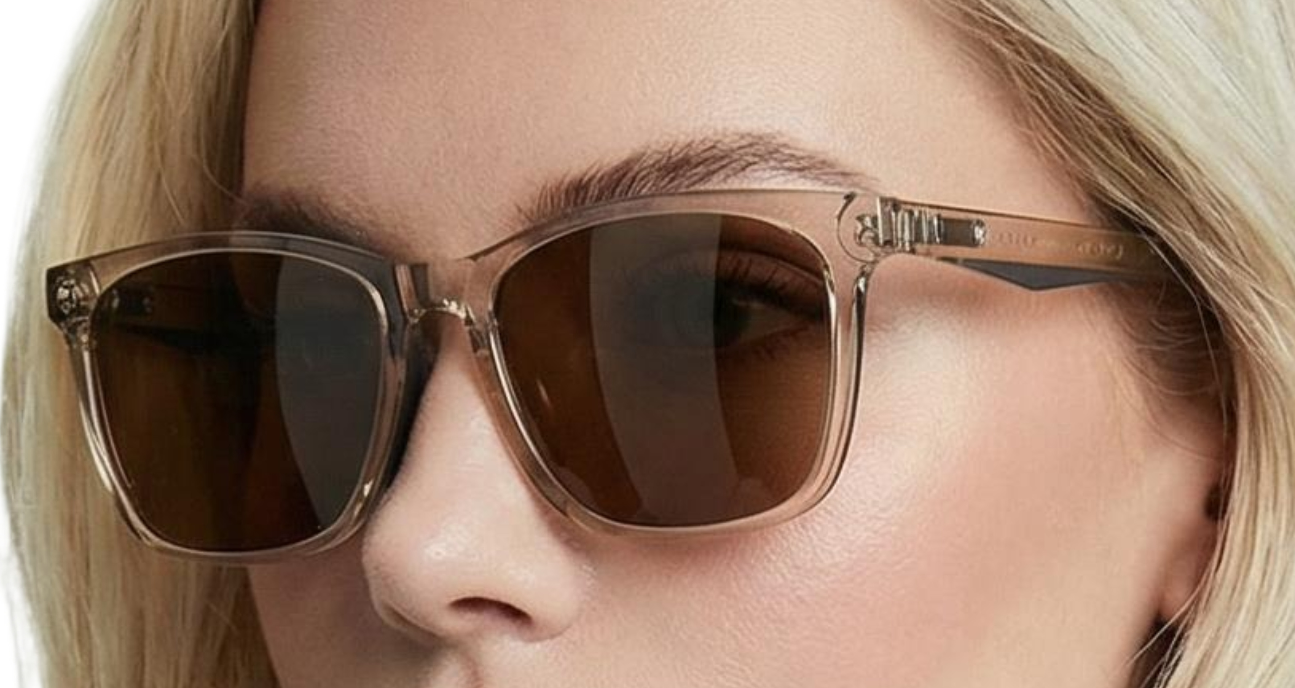 Woman_wearing_SIlhouette_tranaprent_brown_frame_and_brown_lens_wayfarer_sunglasses_by_Missandtrendy_front__side_view_main_0